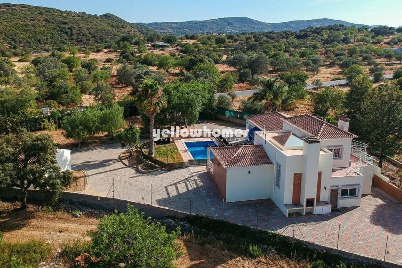 Sao Bras villa with 4- bedrooms with pool and large plot